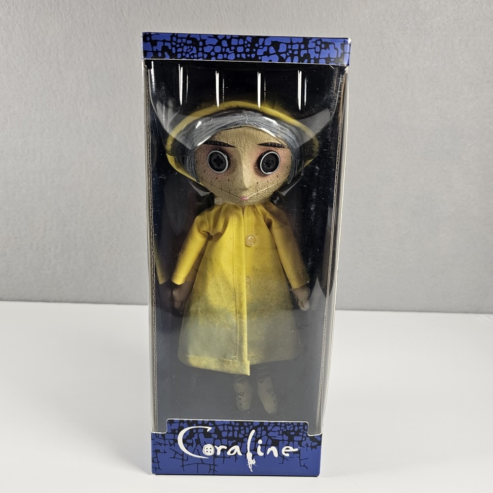 NECA Coraline 10" Doll Prop Replica LAIKA 2018 Button Eyes Yellow Raincoat NIB